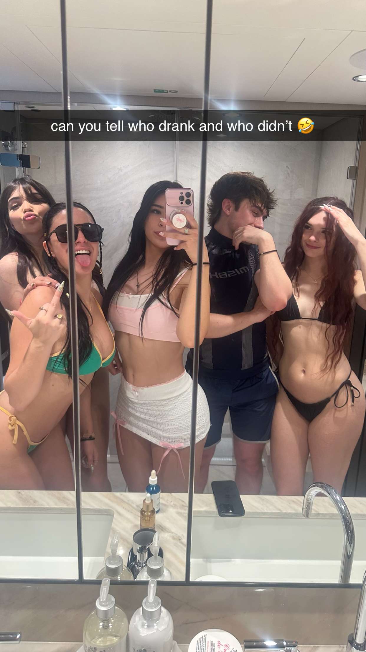 aishahsofeyy snapchat image archive image