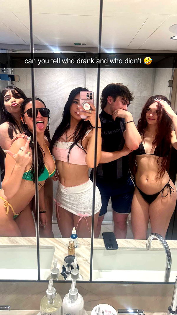 aishahsofeyy image ~ Altpins