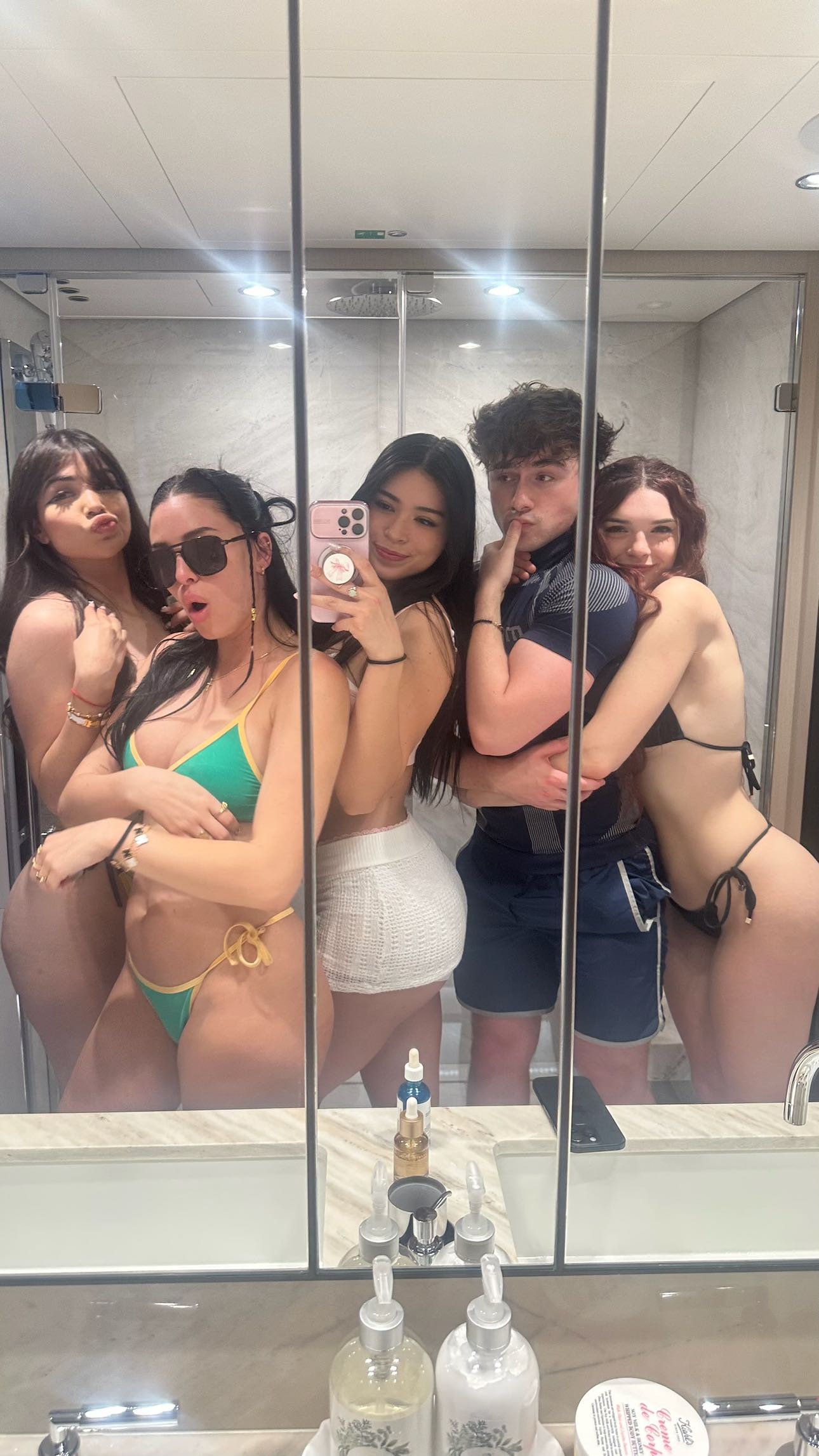 aishahsofeyy snapchat image archive image