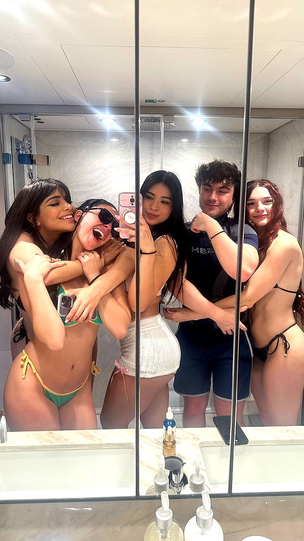 aishahsofeyy image ~ Altpins