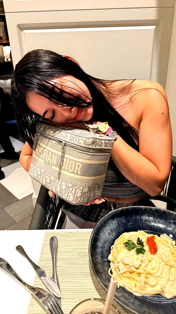 aishahsofeyy image ~ Altpins