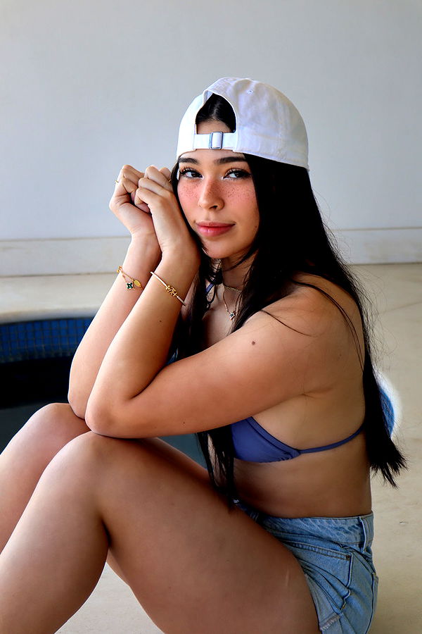 aishahsofeyy image ~ Altpins