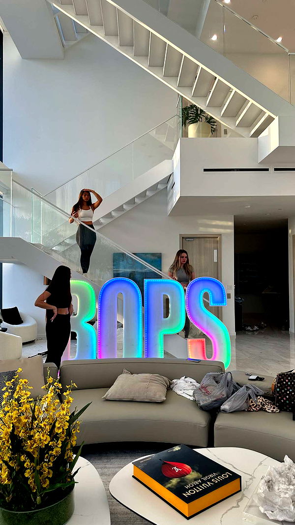 aishahsofeyy image ~ Altpins