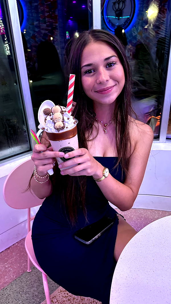 aishahsofeyy image ~ Altpins