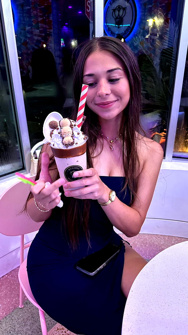 aishahsofeyy image ~ Altpins