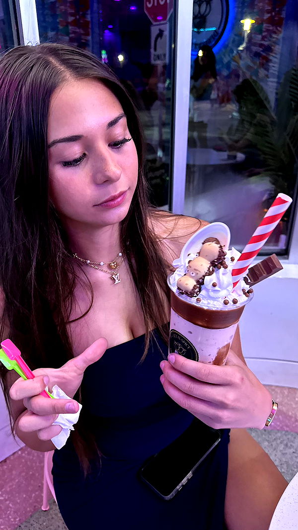 aishahsofeyy image ~ Altpins