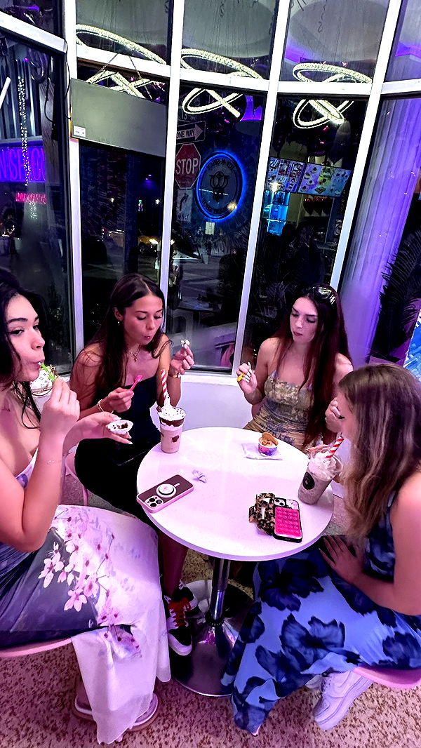 aishahsofeyy image ~ Altpins