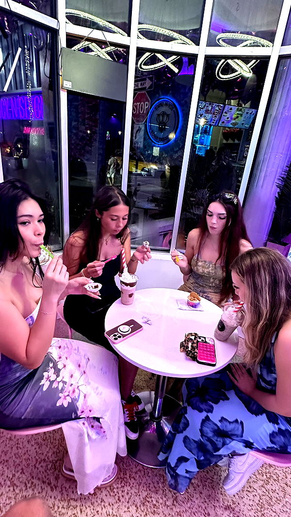 aishahsofeyy image ~ Altpins