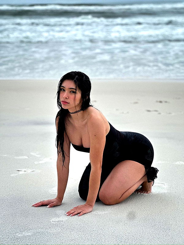 aishahsofeyy image ~ Altpins