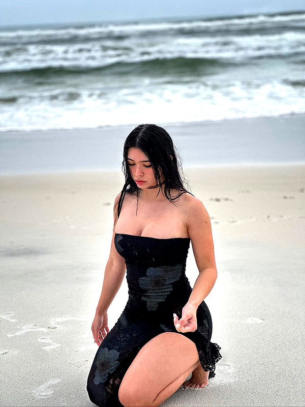 aishahsofeyy image ~ Altpins