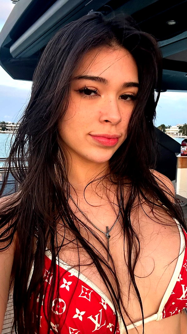 aishahsofeyy snapchat image archive image