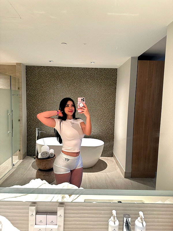 aishahsofeyy snapchat image archive image