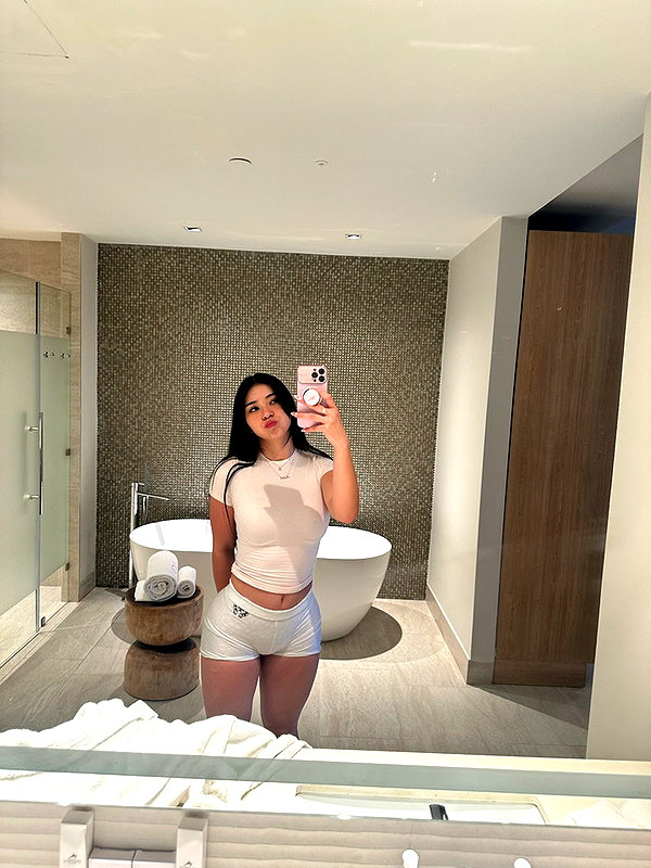 aishahsofeyy snapchat image archive image
