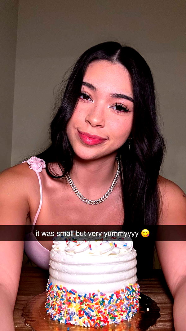 aishahsofeyy snapchat image archive image