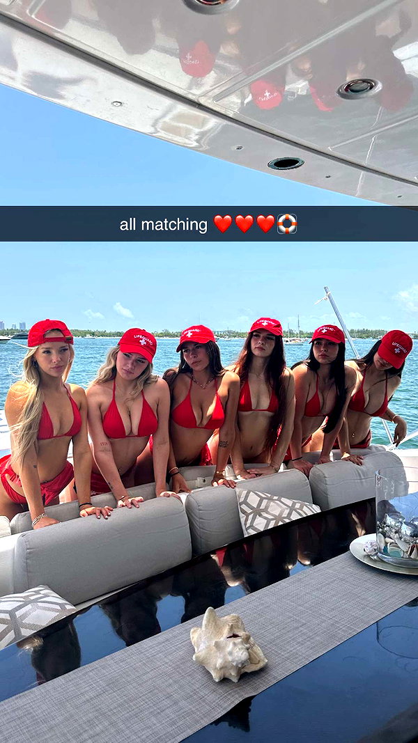 aishahsofeyy snapchat image archive image