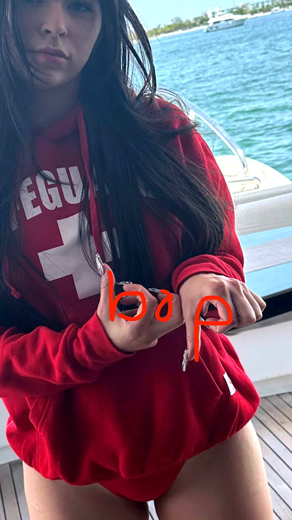 aishahsofeyy snapchat image archive image