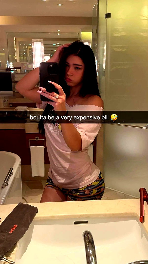 aishahsofeyy snapchat image archive image