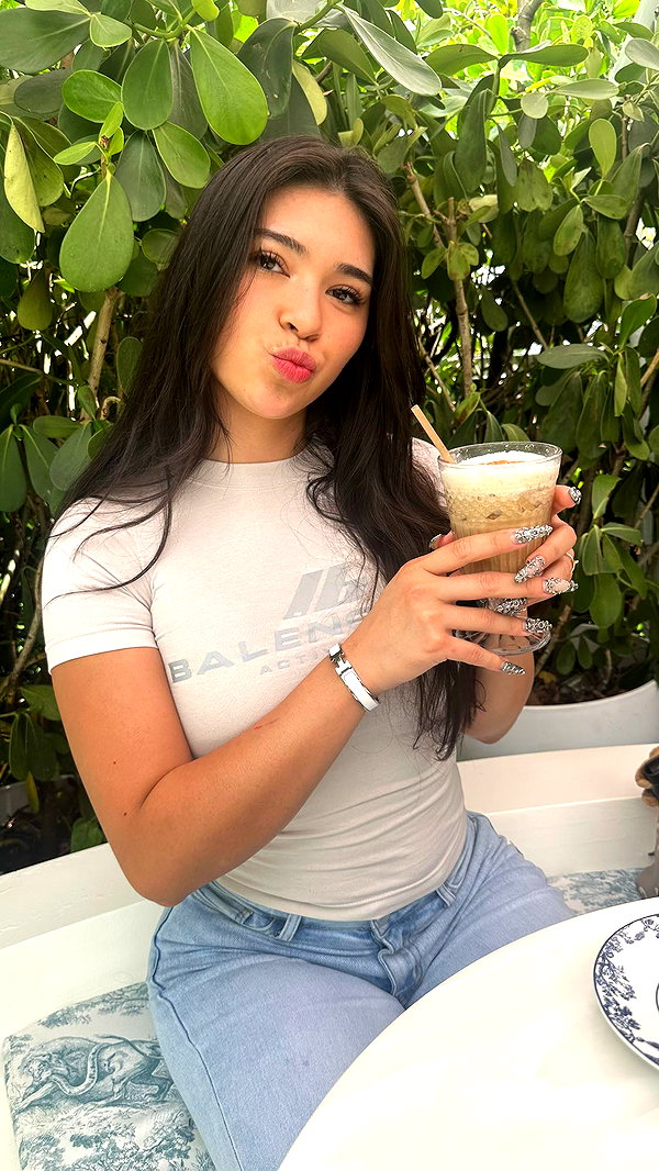 aishahsofeyy snapchat image archive image