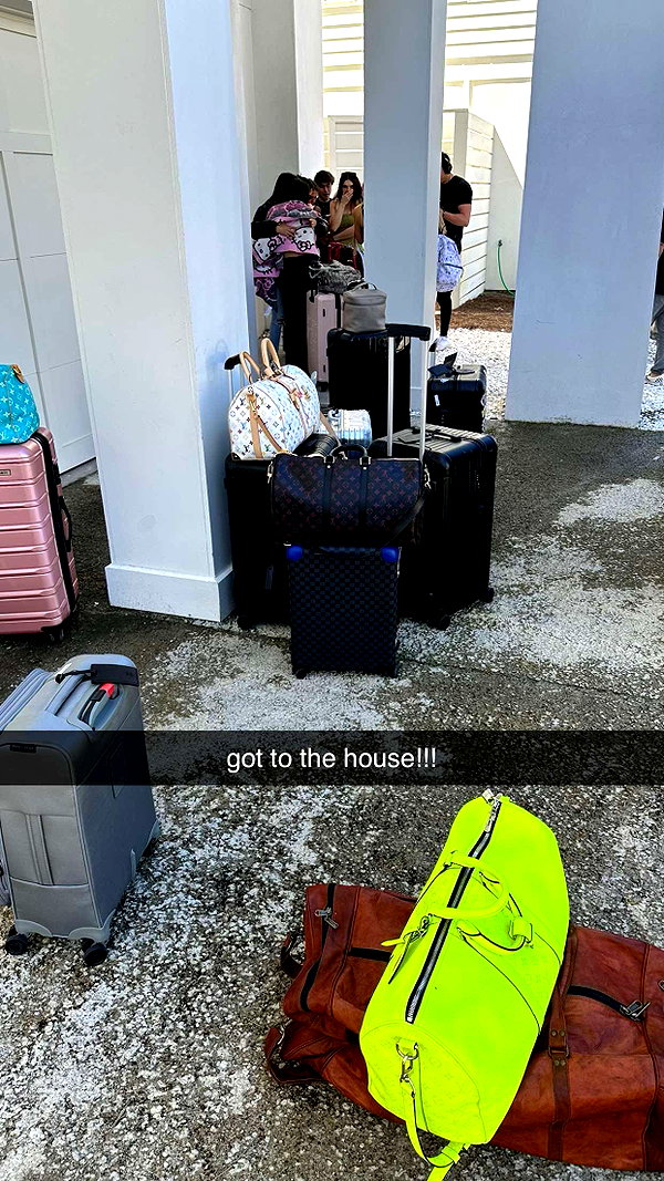 aishahsofeyy snapchat image archive image