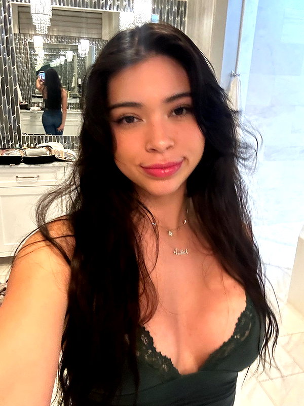 aishahsofeyy snapchat image archive image