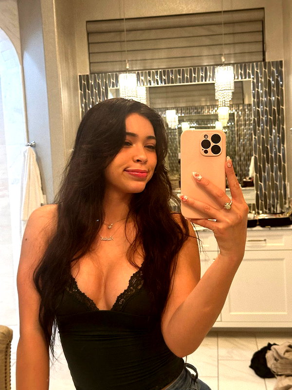 aishahsofeyy snapchat image archive image