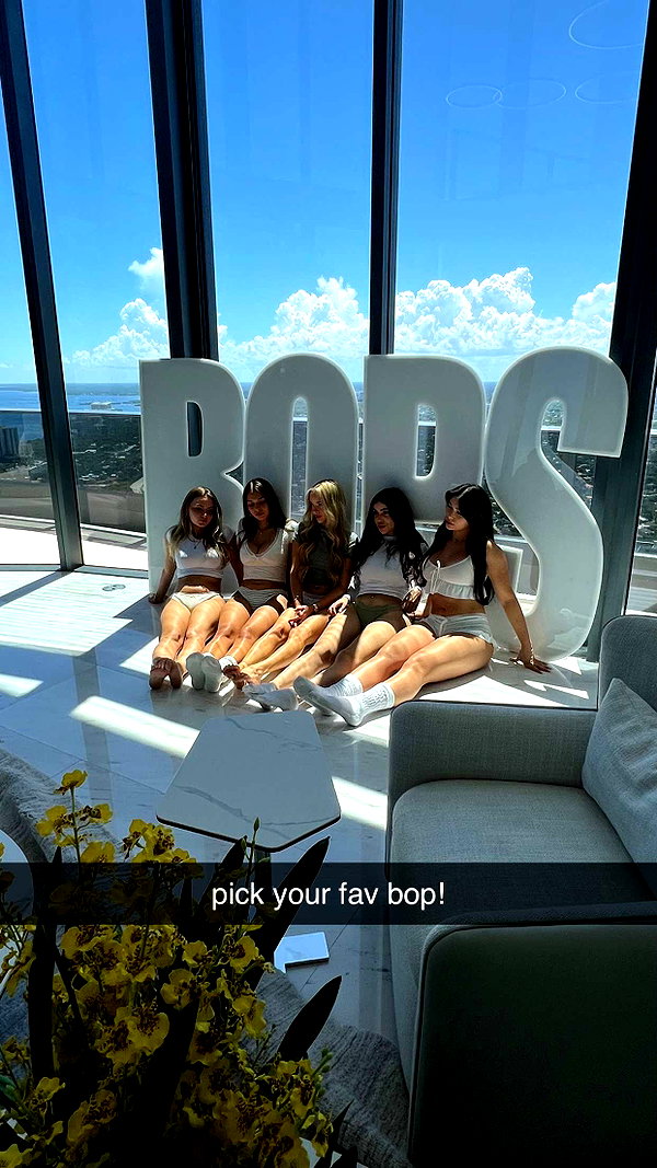 aishahsofeyy snapchat image archive image