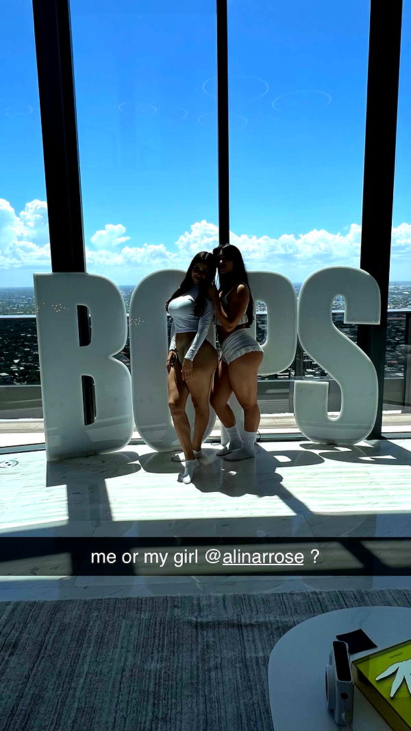 aishahsofeyy snapchat image archive image