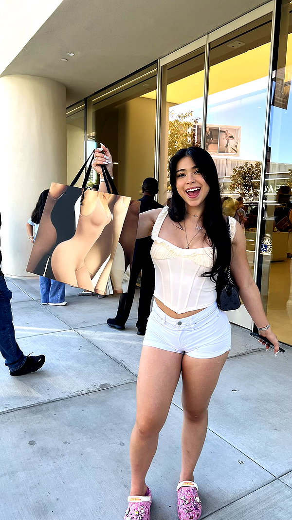 aishahsofeyy snapchat image archive image