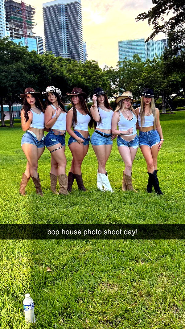 aishahsofeyy snapchat image archive image