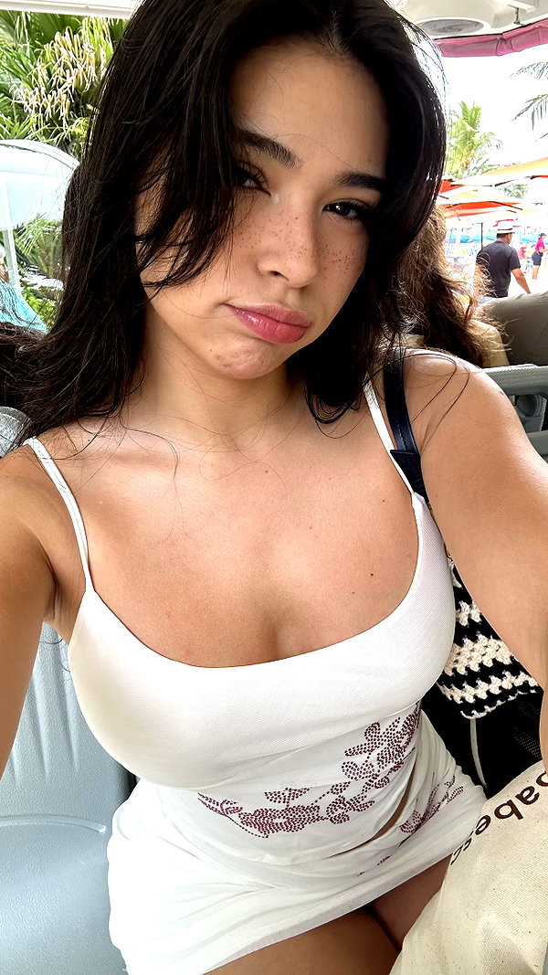 aishahsofeyy snapchat image archive image