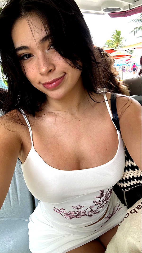 aishahsofeyy snapchat image archive image