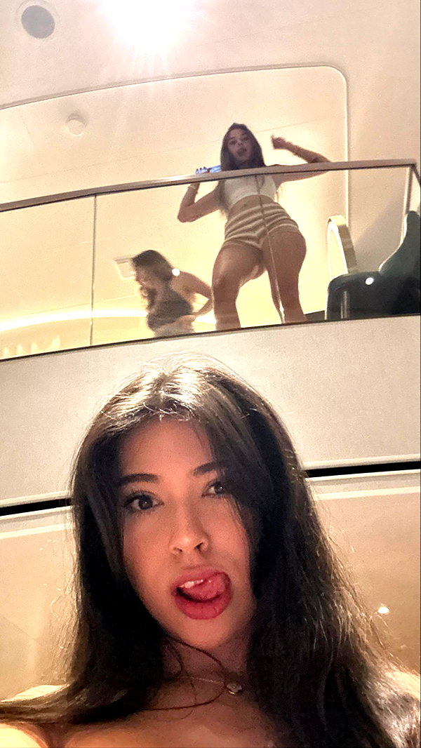 aishahsofeyy snapchat image archive image