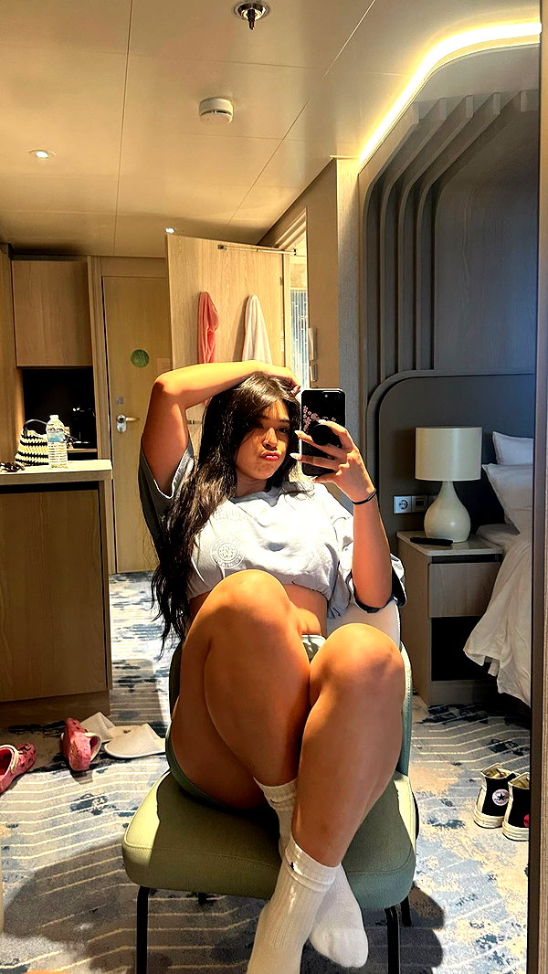 aishahsofeyy snapchat image archive image