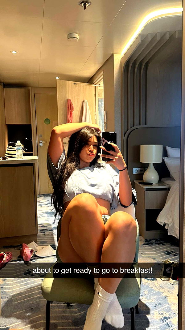 aishahsofeyy snapchat image archive image