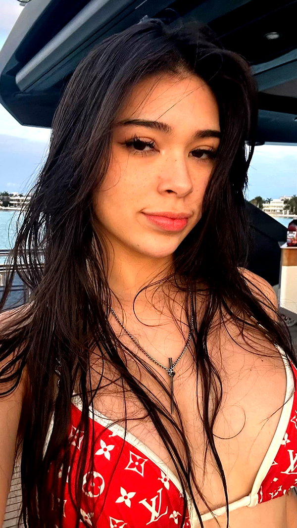 aishahsofeyy snapchat image archive image