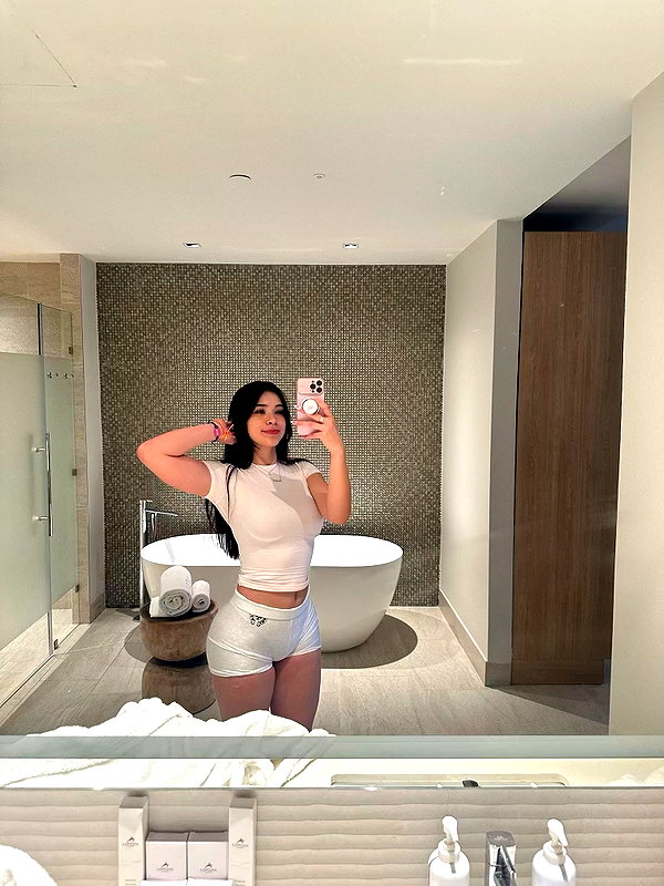 aishahsofeyy snapchat image archive image