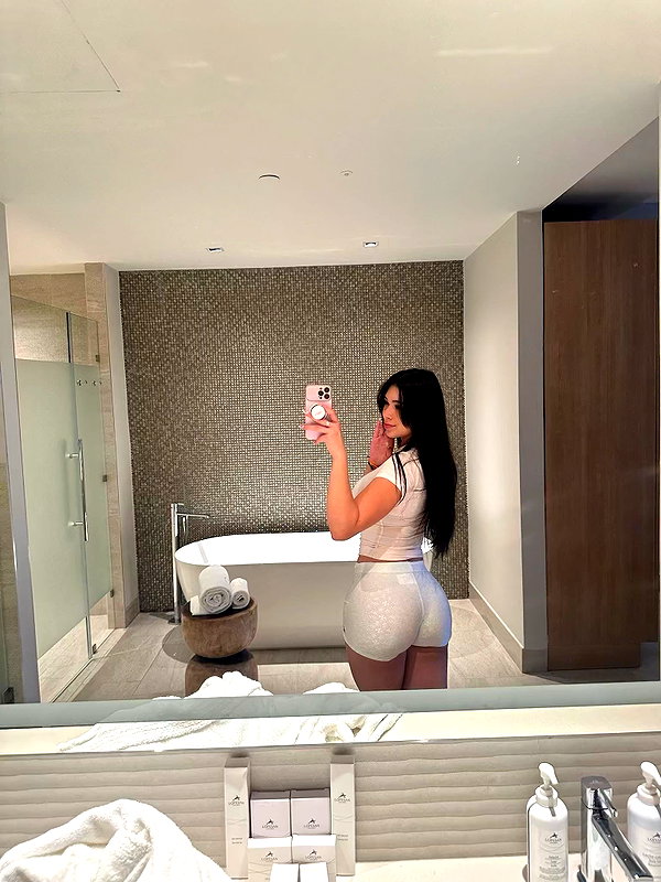 aishahsofeyy snapchat image archive image