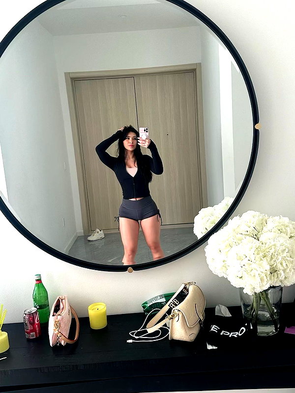 aishahsofeyy snapchat image archive image
