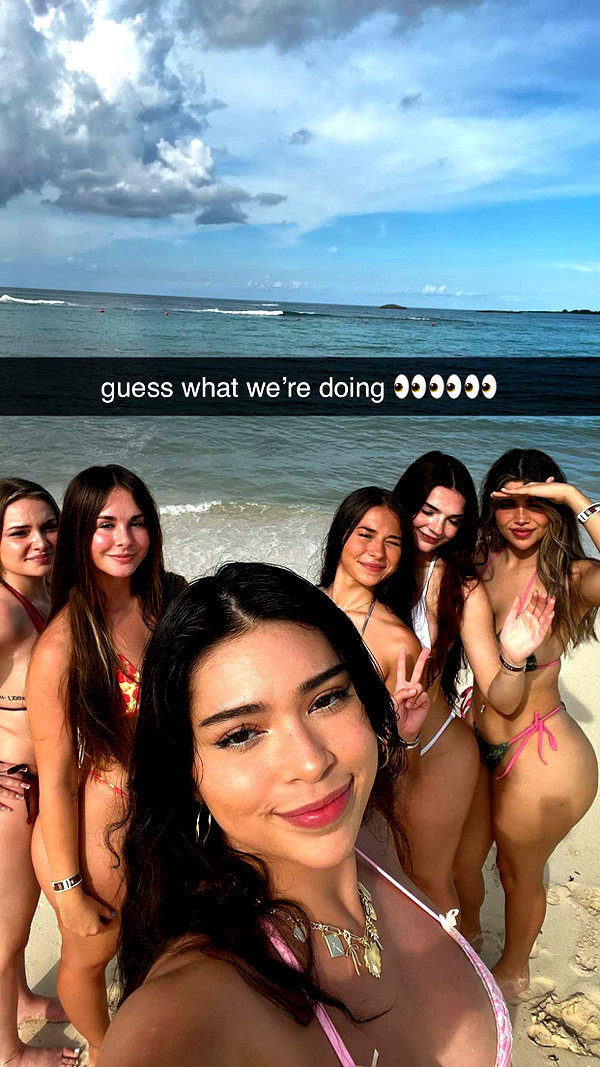 aishahsofeyy snapchat image archive image