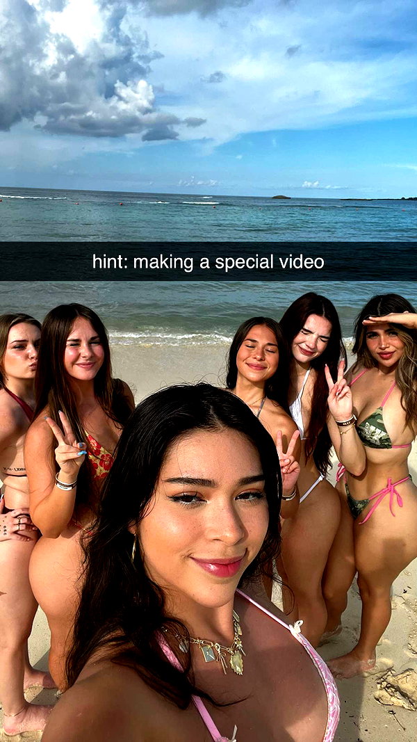 aishahsofeyy snapchat image archive image