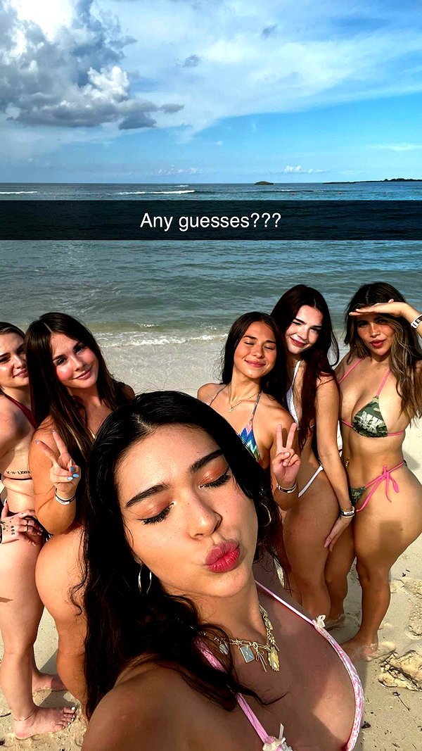 aishahsofeyy snapchat image archive image