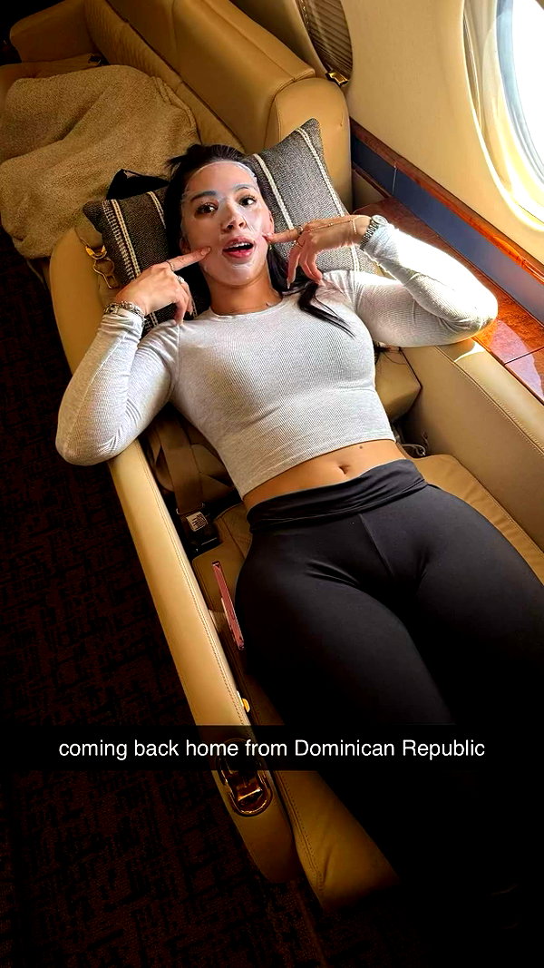 aishahsofeyy snapchat image archive image