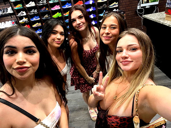 aishahsofeyy snapchat image archive image