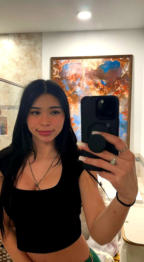 aishahsofeyy snapchat image archive image