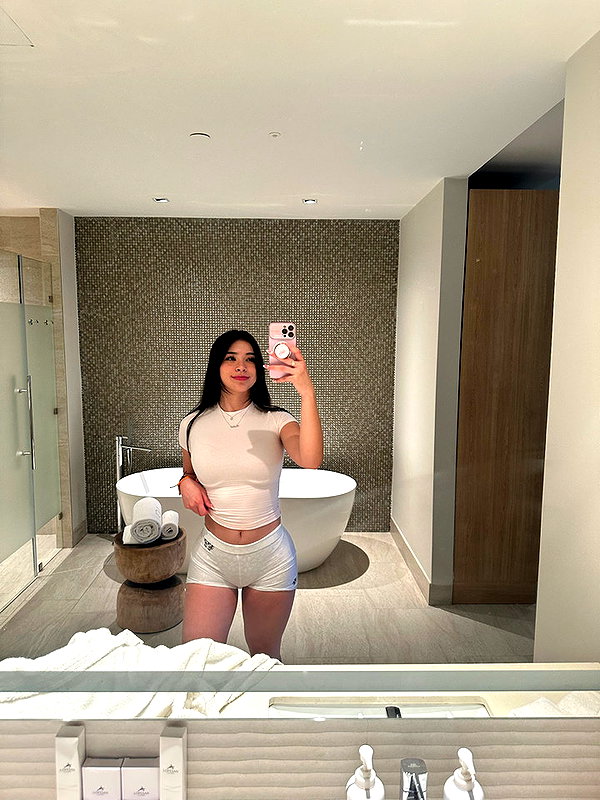 aishahsofeyy snapchat image archive image