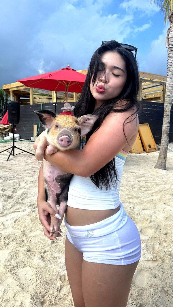 aishahsofeyy snapchat image archive image