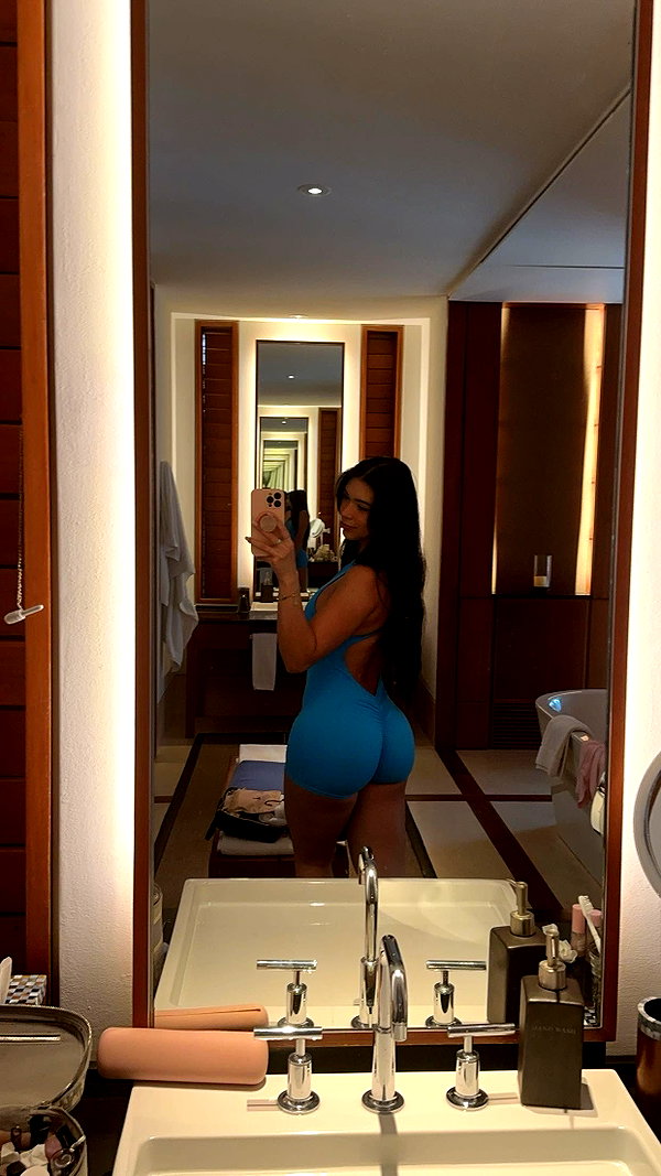 aishahsofeyy snapchat image archive image