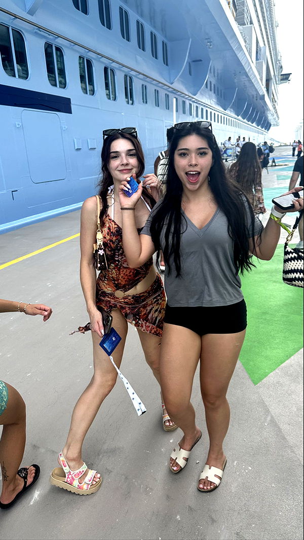 aishahsofeyy image ~ Altpins