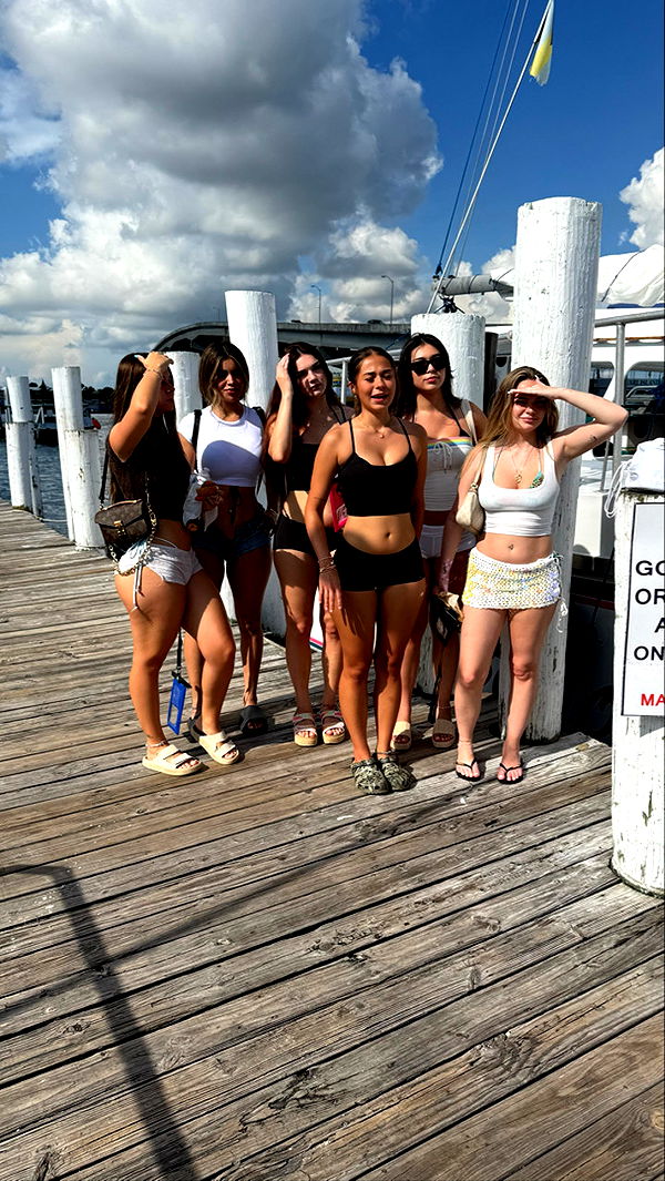 aishahsofeyy image ~ Altpins