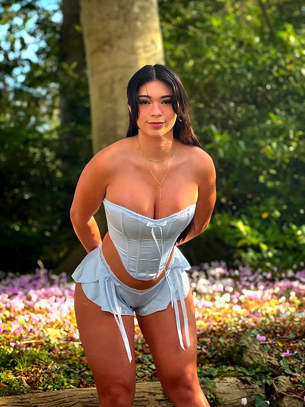 aishahsofeyy image ~ Altpins